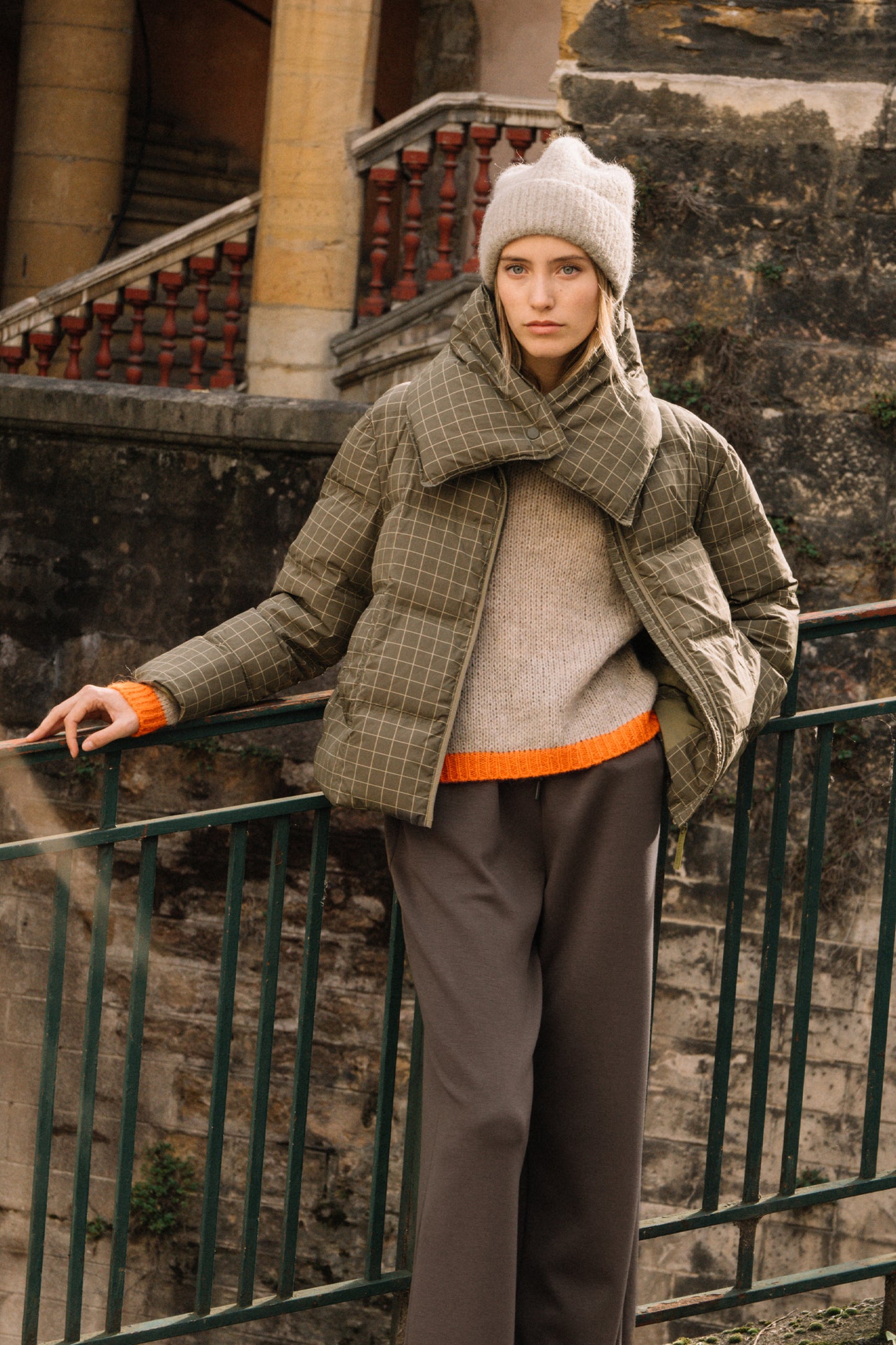 SHORT CHECKERED DOWN COAT