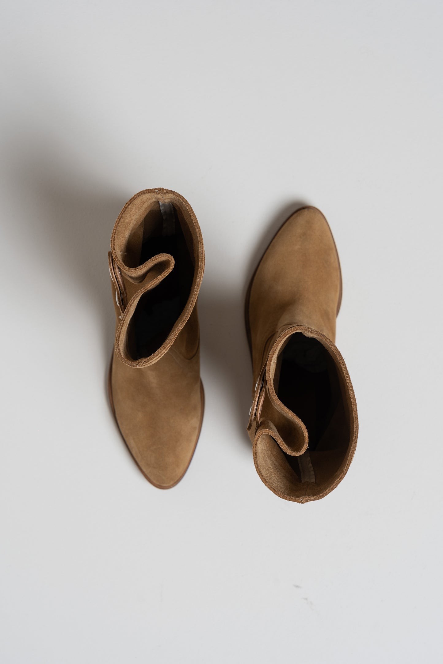 BOTTE EN CUIR SUÉDÉ