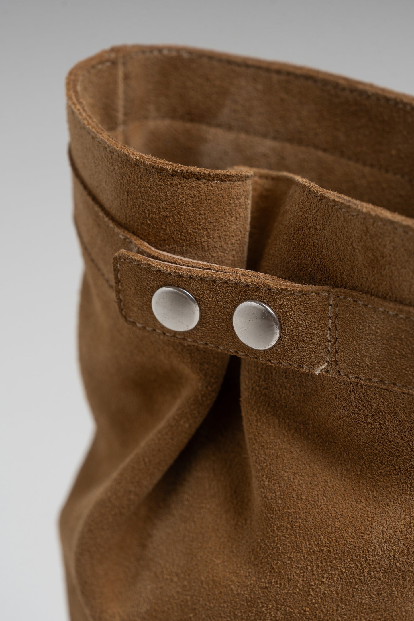BOTTE EN CUIR SUÉDÉ