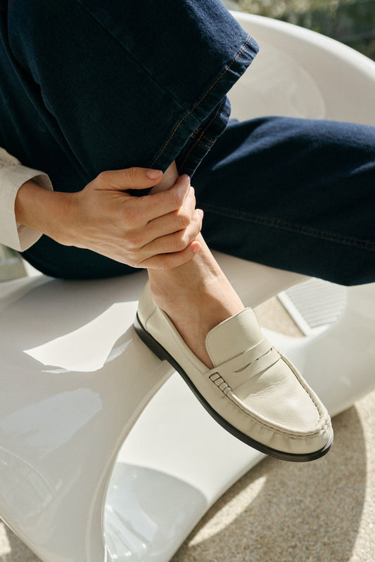 COWHIDE LEATHER MOCCASIN