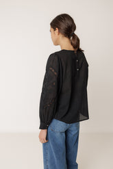 BLUSA BORDADO ROMÁNTICO