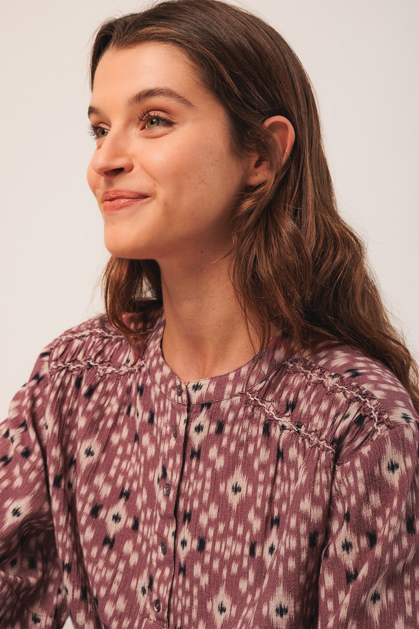 [CL] SMOCK-DETAIL BLOUSE