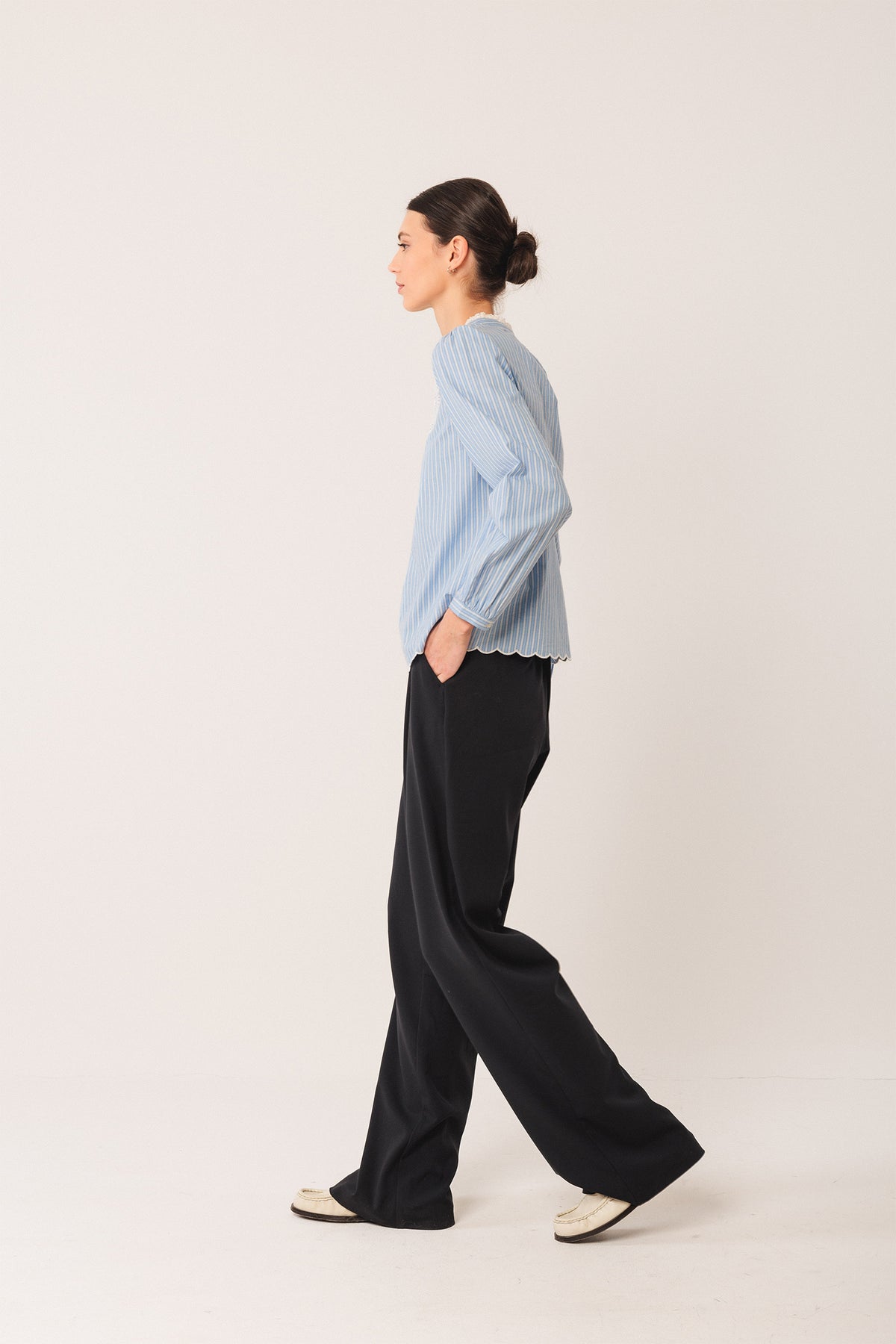 BLOUSE BRODÉE EN POPELINE