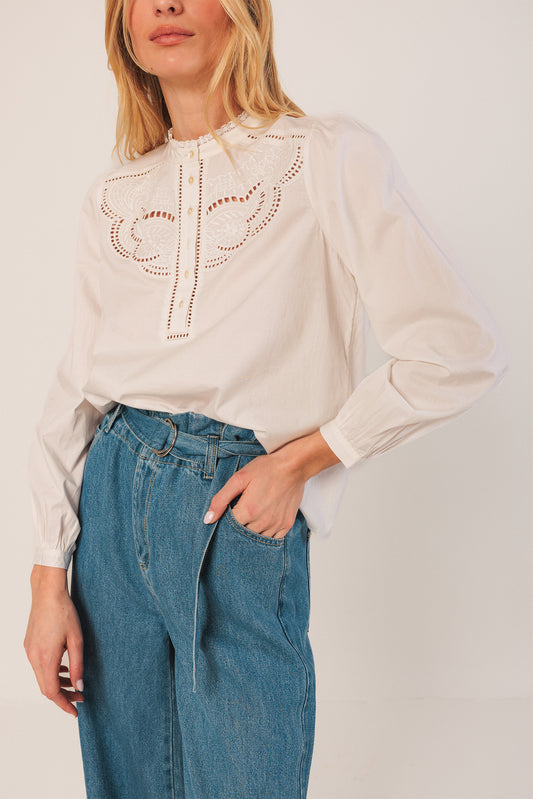 BLOUSE BRODÉE DÉCOUPES