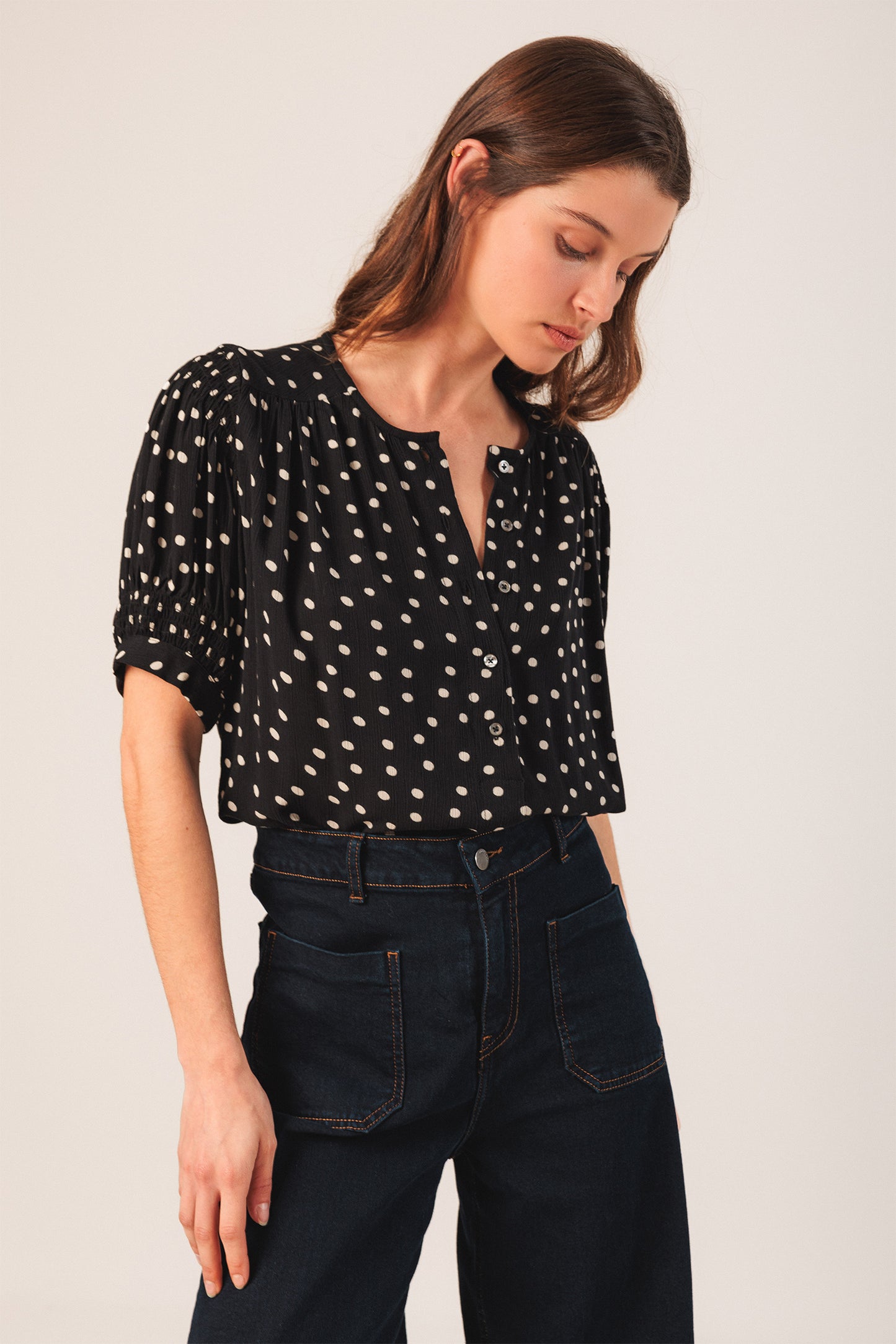 [CL] LANTERN-SLEEVE BLOUSE