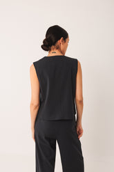 DOUBLE CROSSOVER VEST