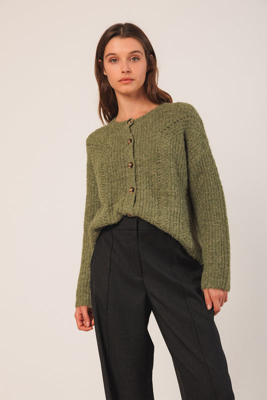 CHAQUETA  CON DETALLES DESAGUJADOS