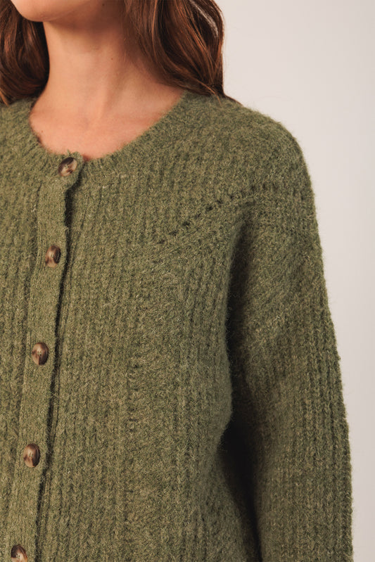 CHAQUETA  CON DETALLES DESAGUJADOS