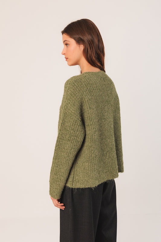 CHAQUETA  CON DETALLES DESAGUJADOS