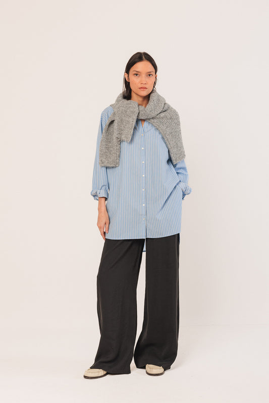 CHAQUETA  CON DETALLES DESAGUJADOS 7