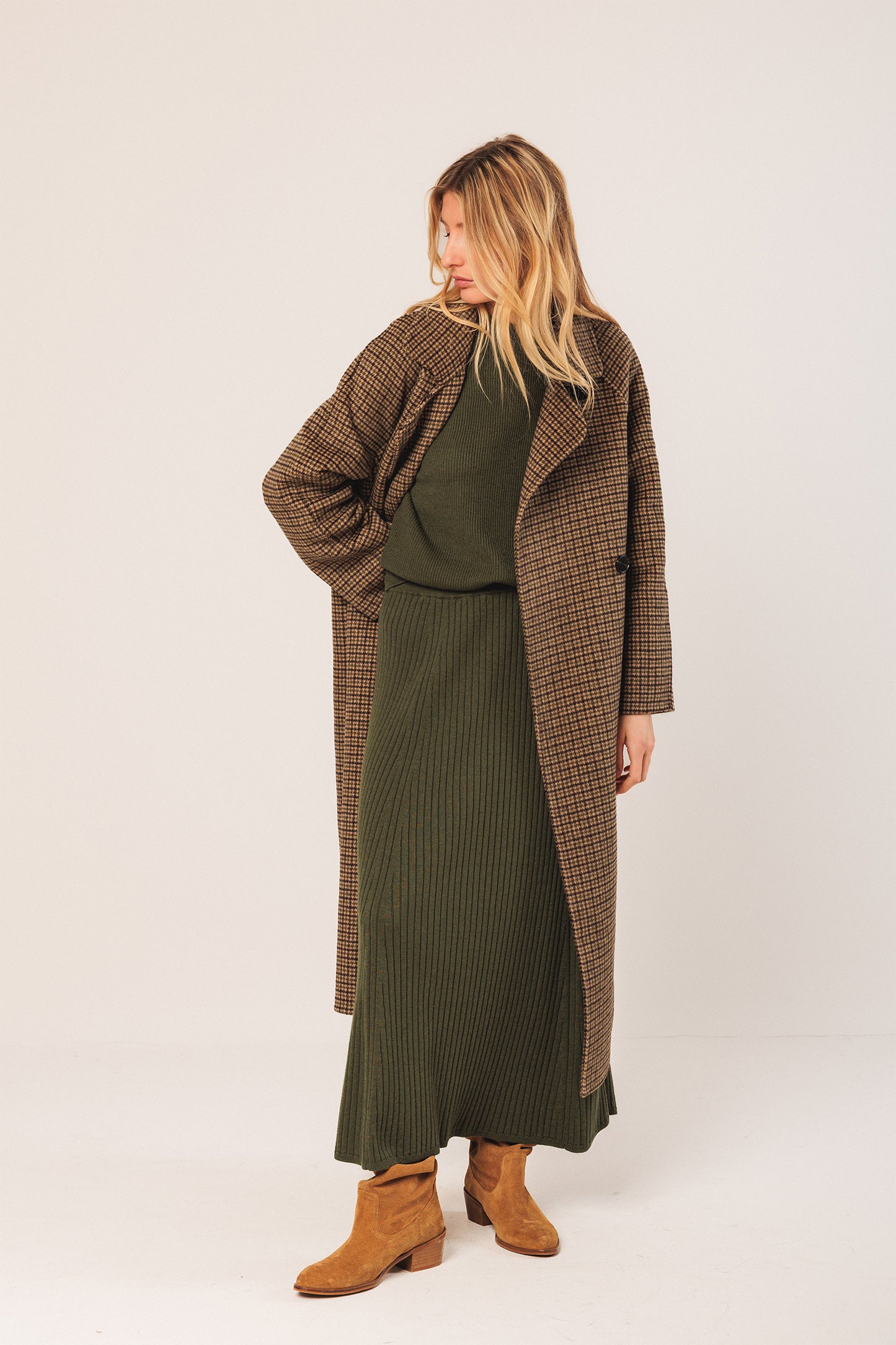 [CL] RIBBED SWEATER WITH PERKINS COLLAR
