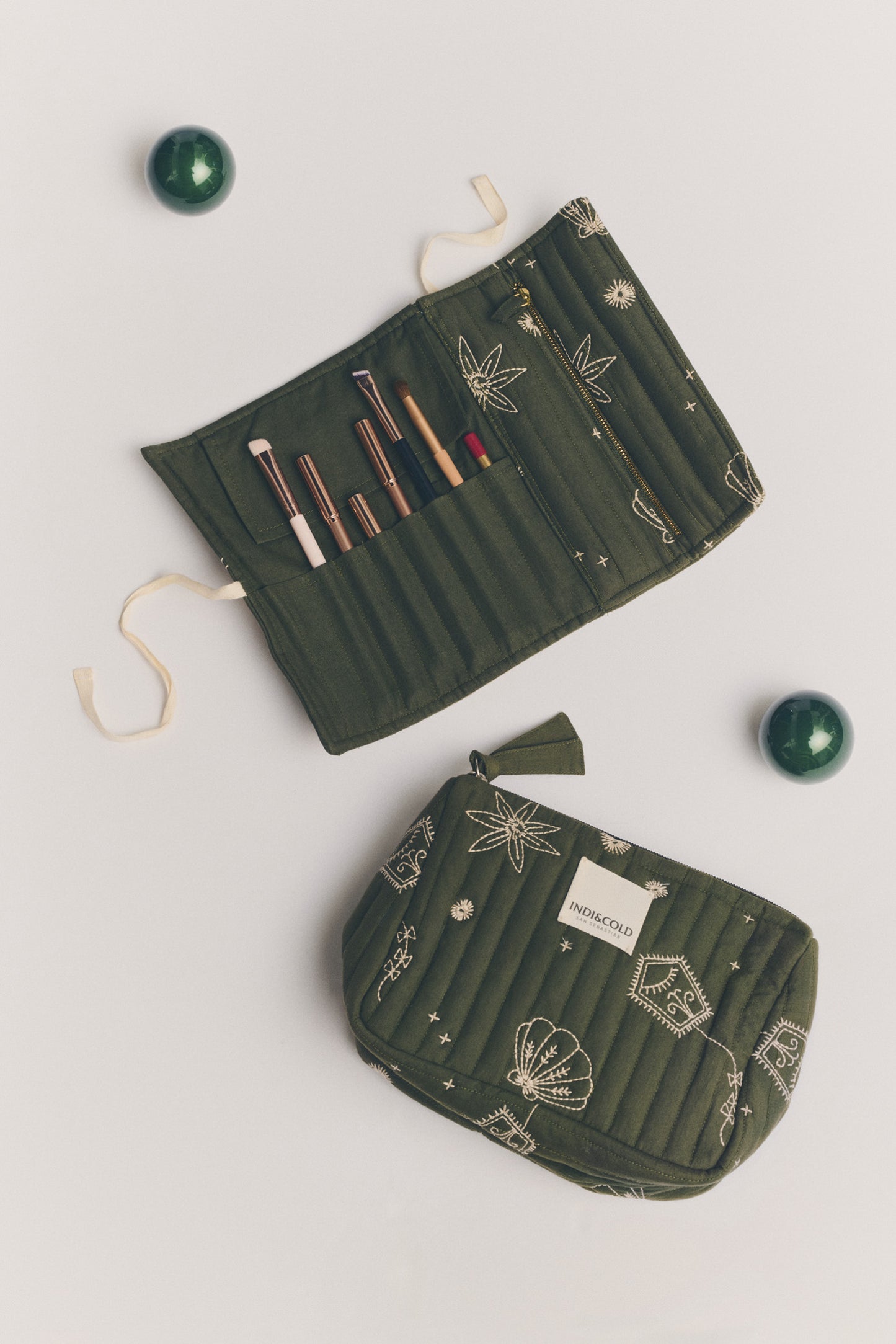 TROUSSE ENROULABLE MATELASSÉE