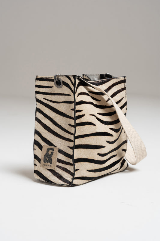 [CL] LEATHER BUCKET TOTE BAG