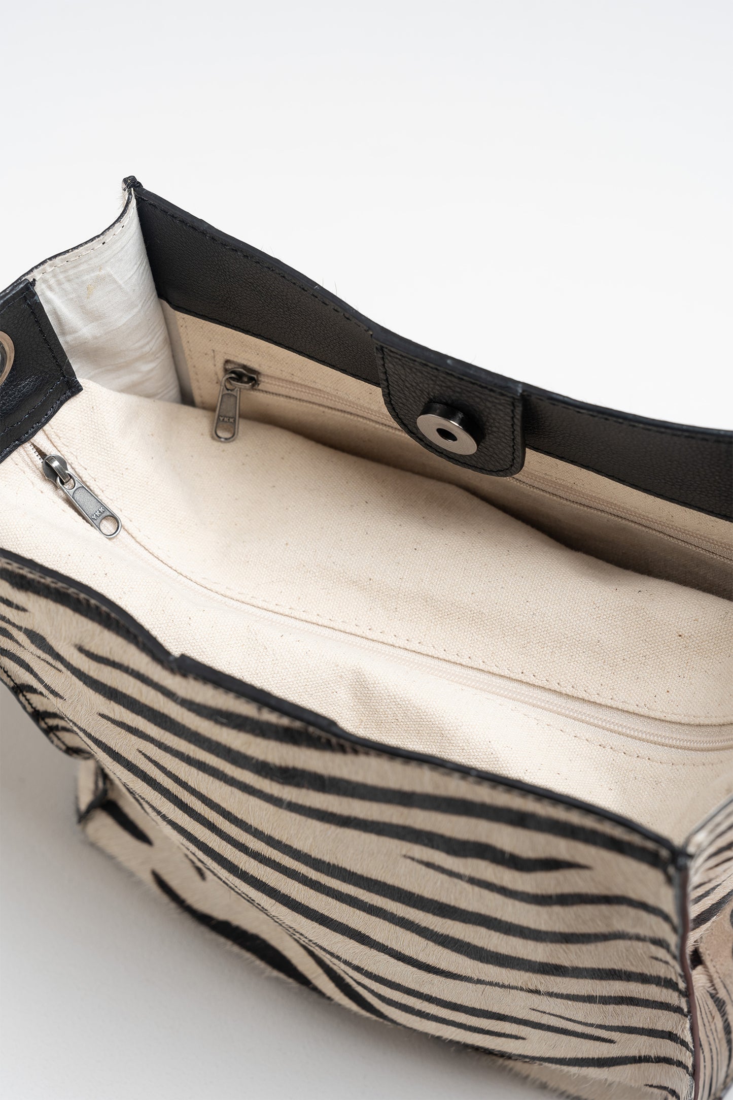 [CL] LEATHER BUCKET TOTE BAG
