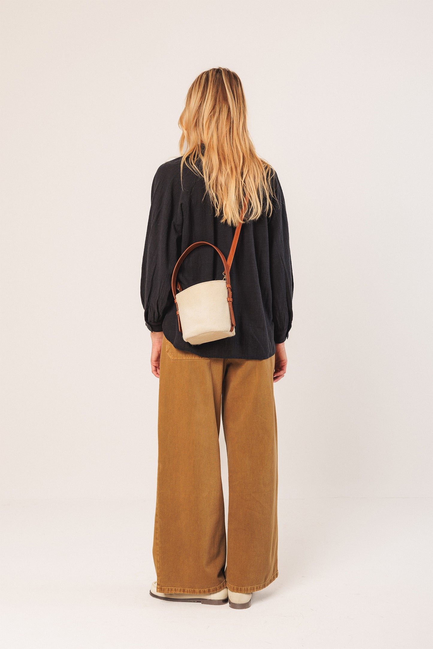 [CL] LEATHER HAND TOTE BAG
