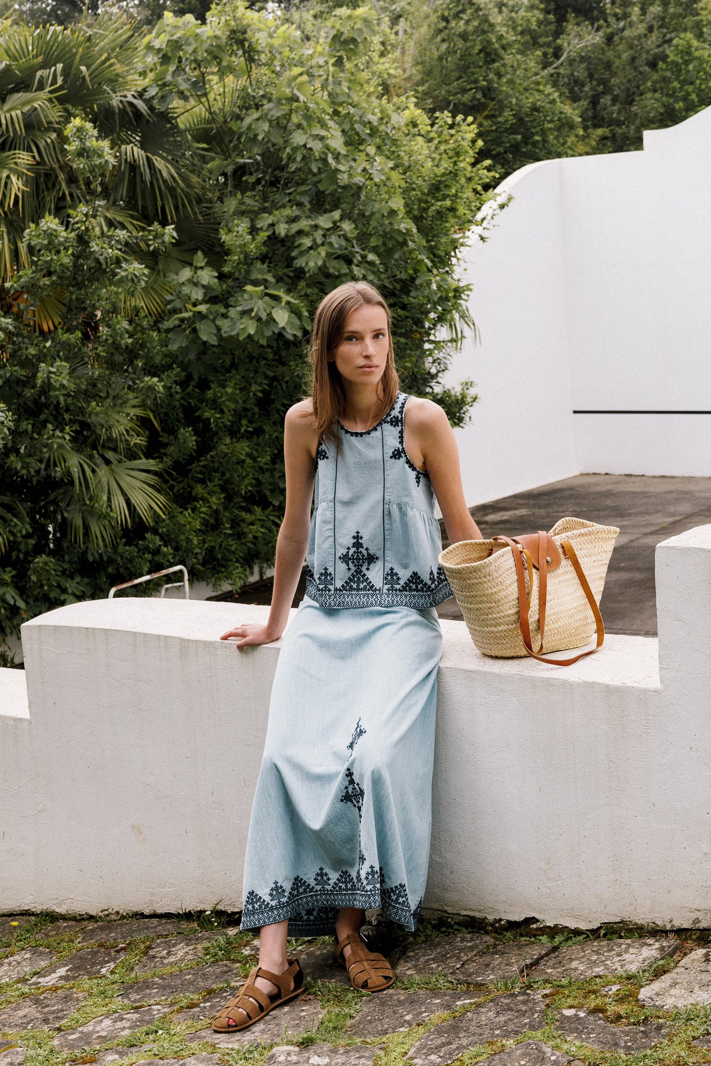 BLOUSE EN JEAN BRODÉE