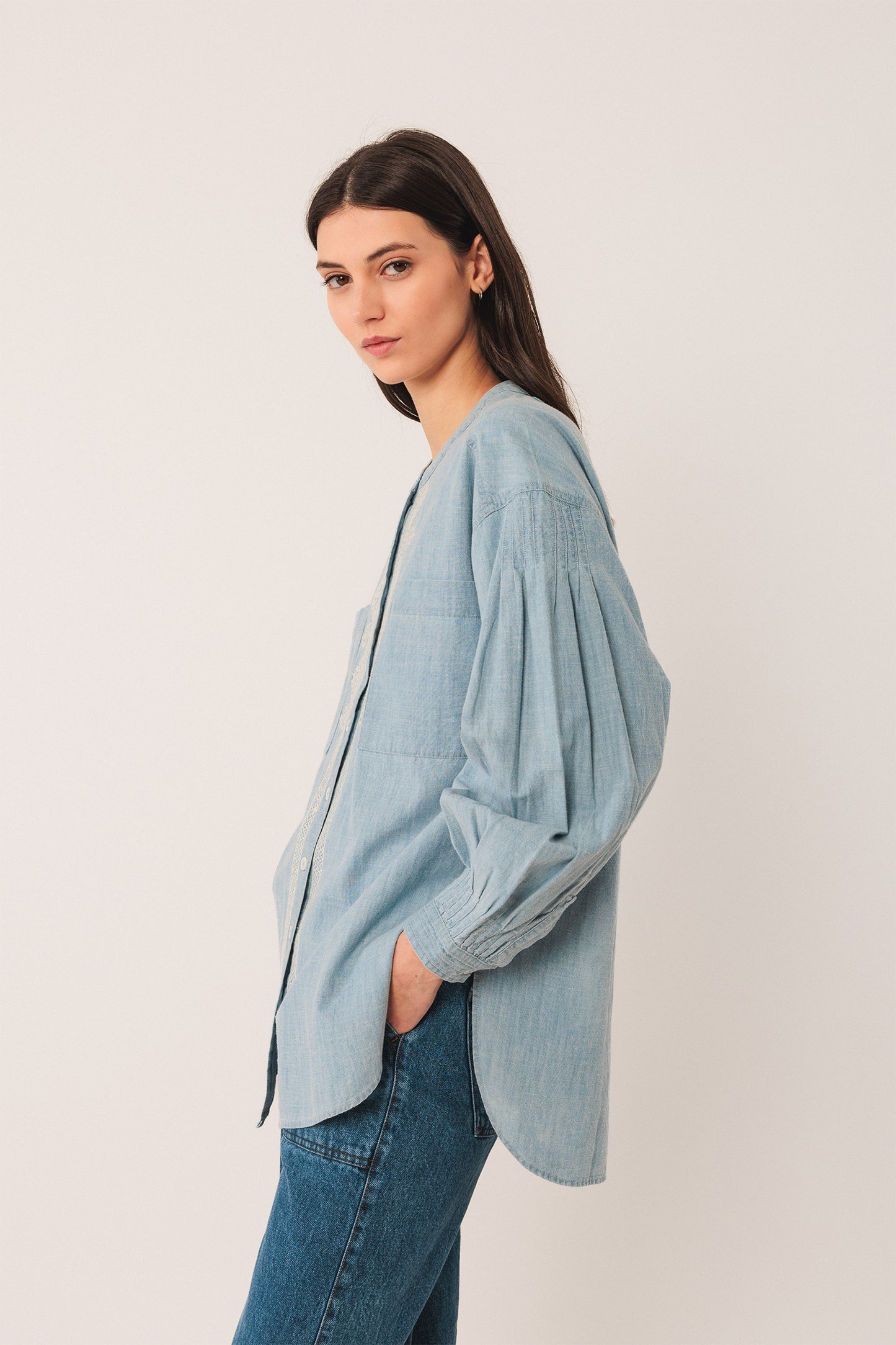 CAMISA DENIM SIN CUELLO