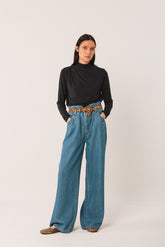 RUFFLED-COLLAR T-SHIRT