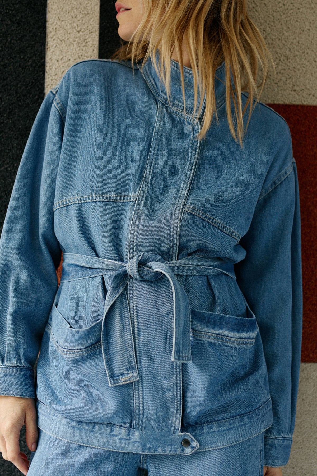 VESTE EN JEAN À LACETS