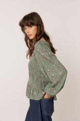 FLORAL PRINT SMOCK BLOUSE