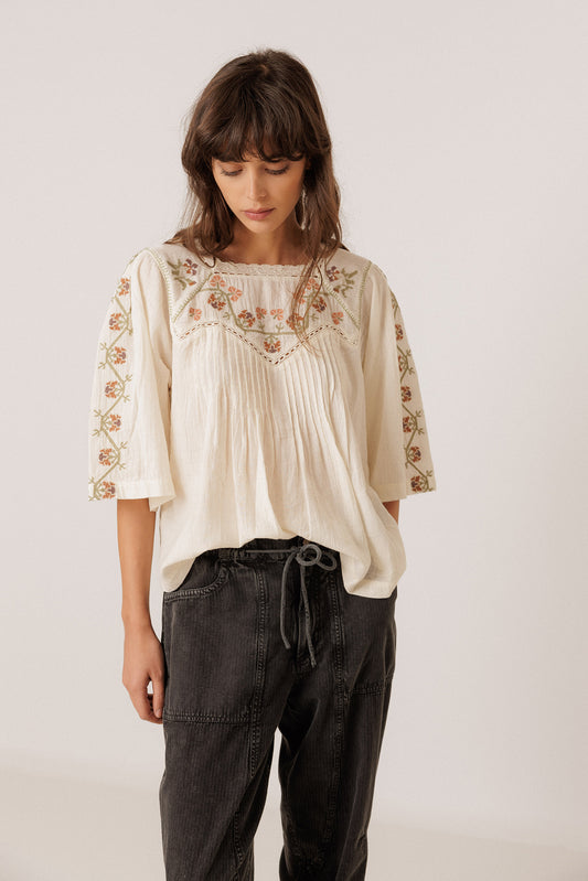 BLUSA CANESÚ BORDADO 2