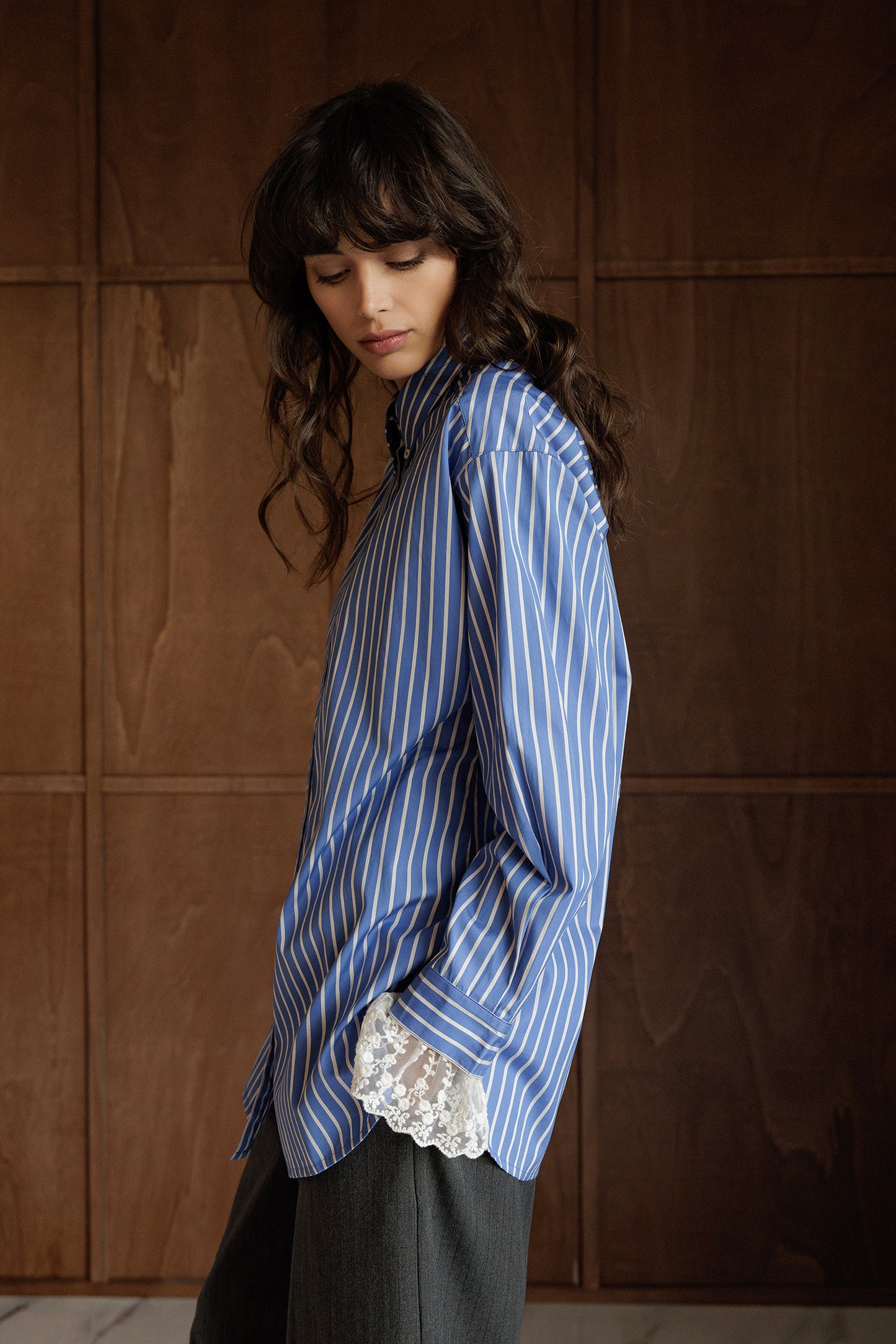CLASSIC SHIRT WITH LACE CUFFS