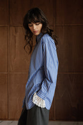 CLASSIC SHIRT WITH LACE CUFFS