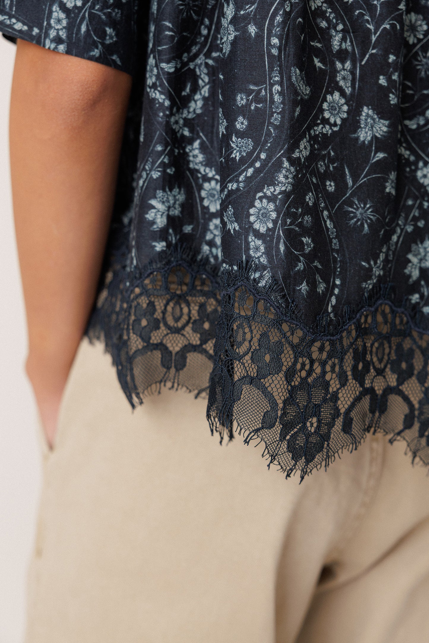 VINTAGE CROP BLOUSE
