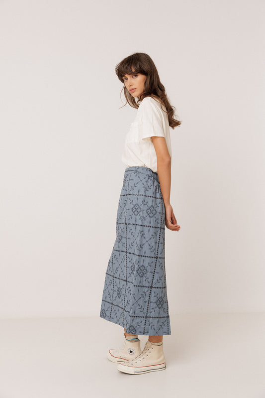PERFORATED-EMBROIDERY PENCIL SKIRT 2