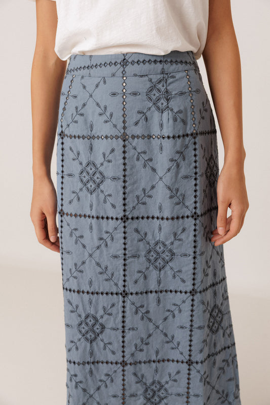 PERFORATED-EMBROIDERY PENCIL SKIRT 4