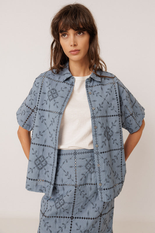 [CL] MIA PERFORATED-EMBROIDERY SHIRT 2