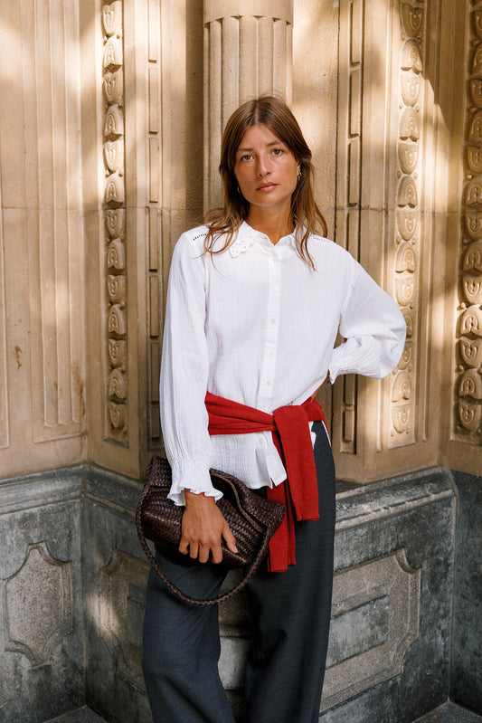 ROMANTIC SHIRT + STRAIGHT-LEG TROUSERS 2