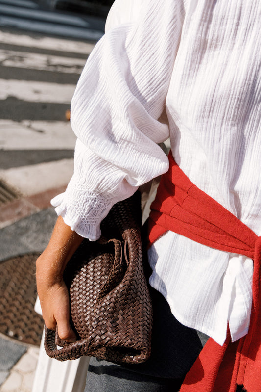 ROMANTIC SHIRT + STRAIGHT-LEG TROUSERS 3