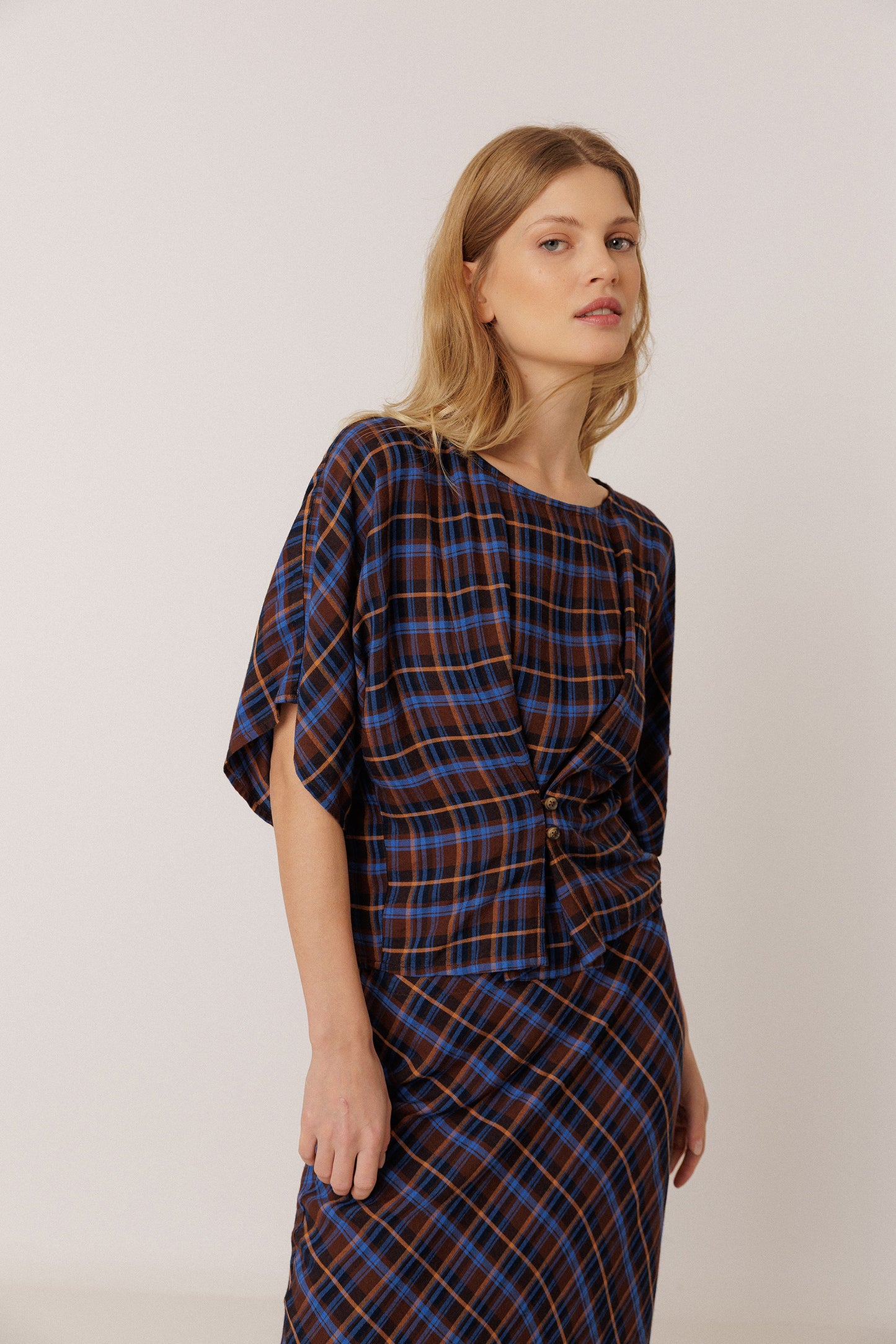BLUSA CORTA CUADROS MULTICOLOR