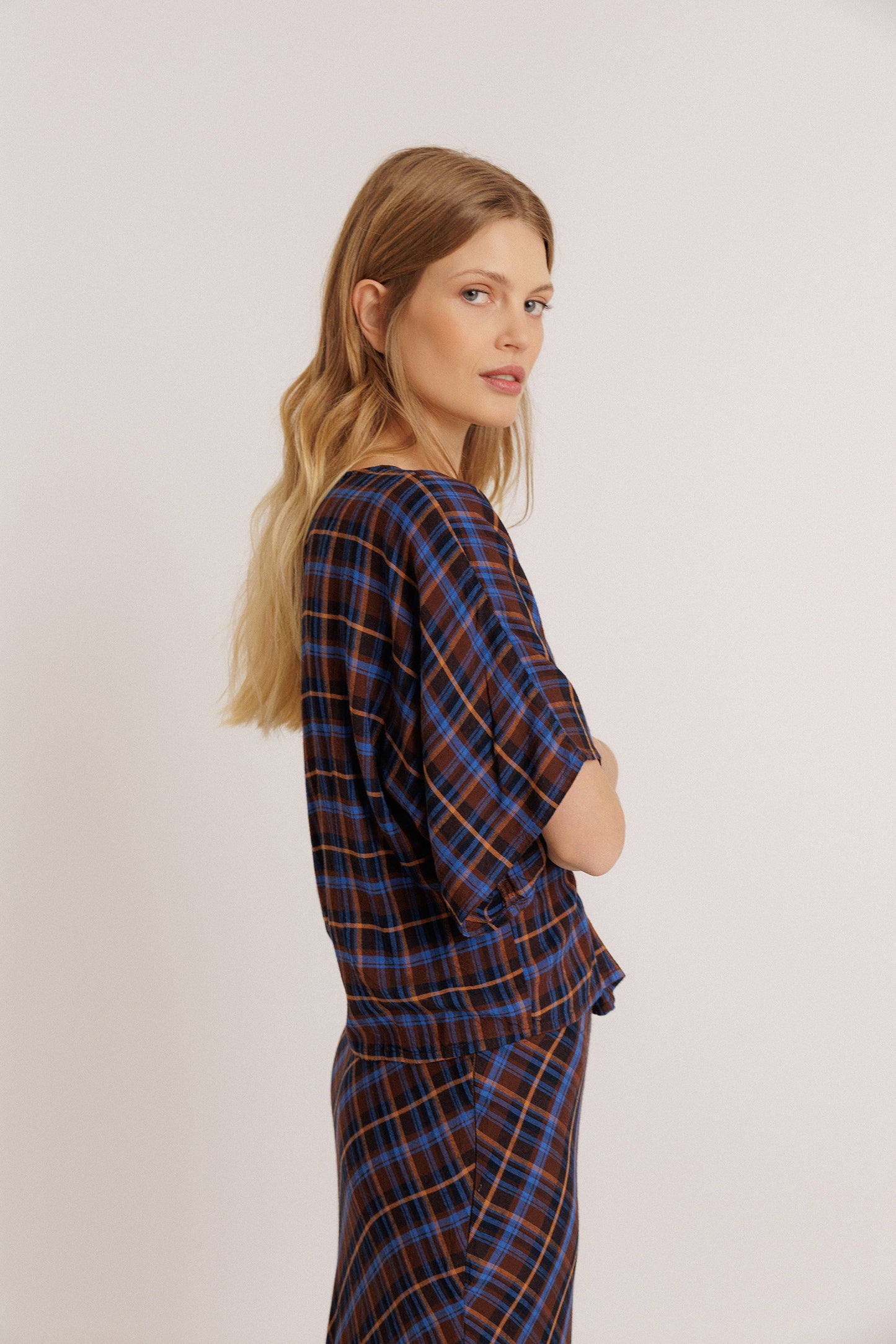BLUSA CORTA CUADROS MULTICOLOR