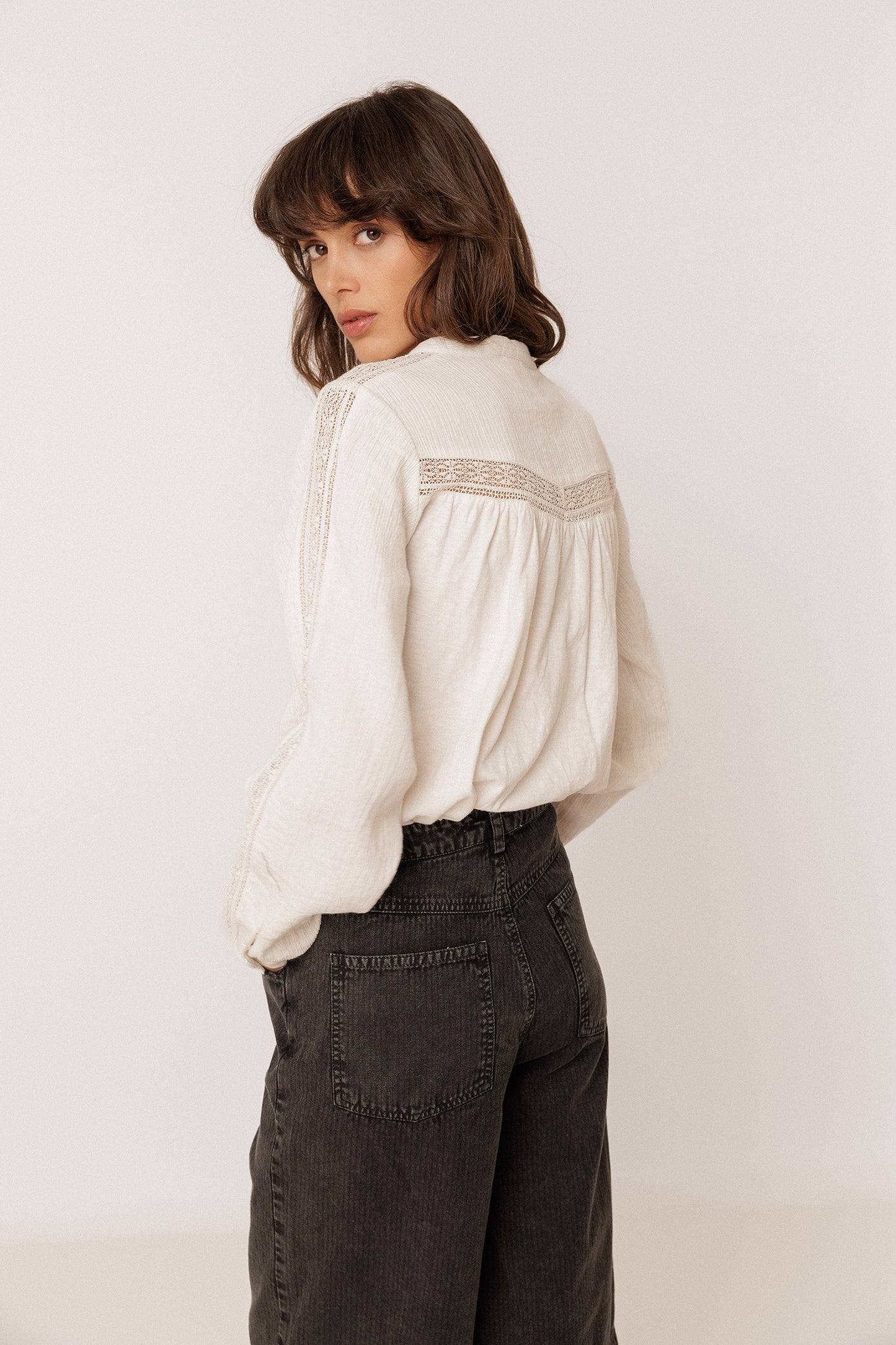 COMBINATION SHIRT WITH LACE