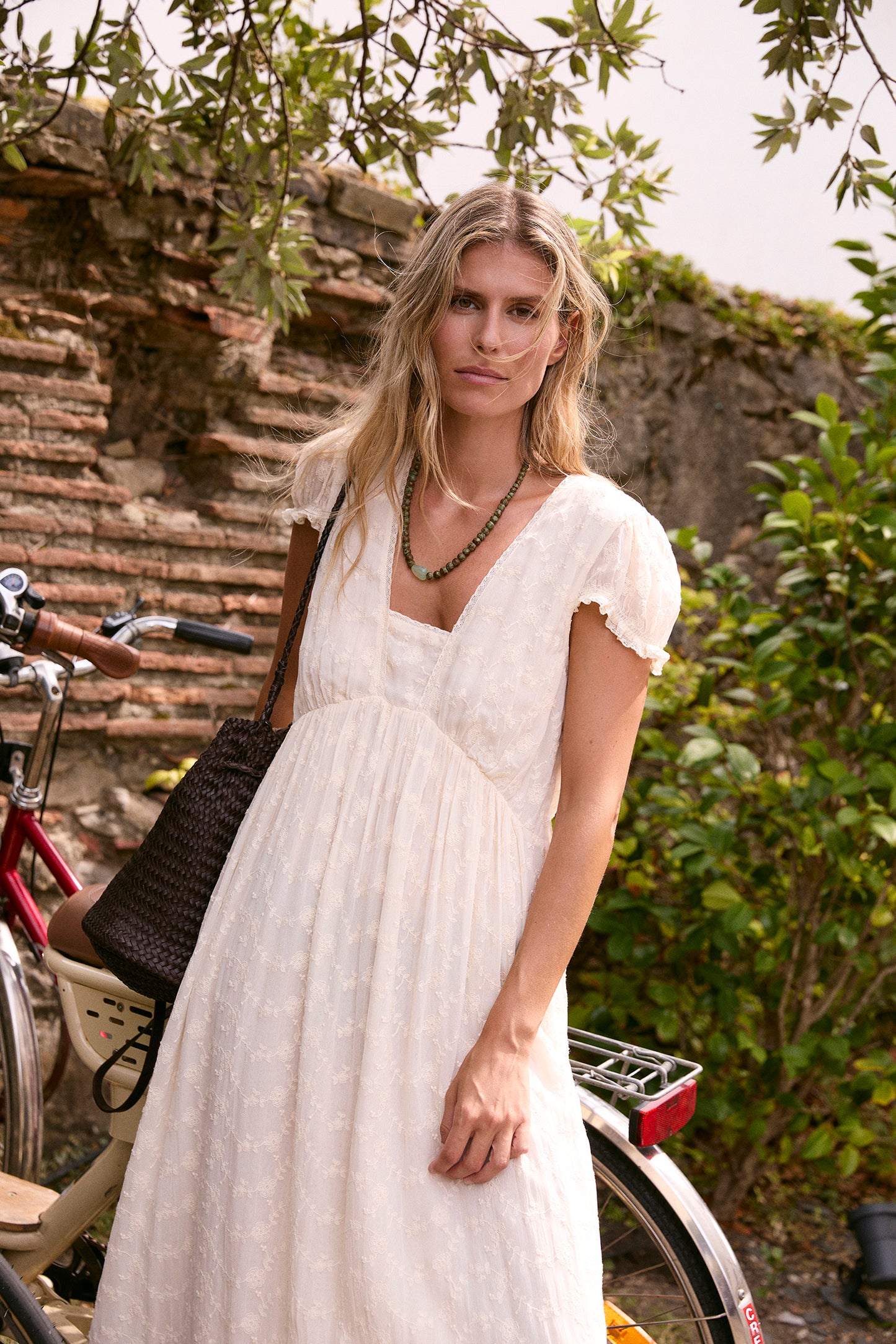 ROBE MIDI BRODÉE