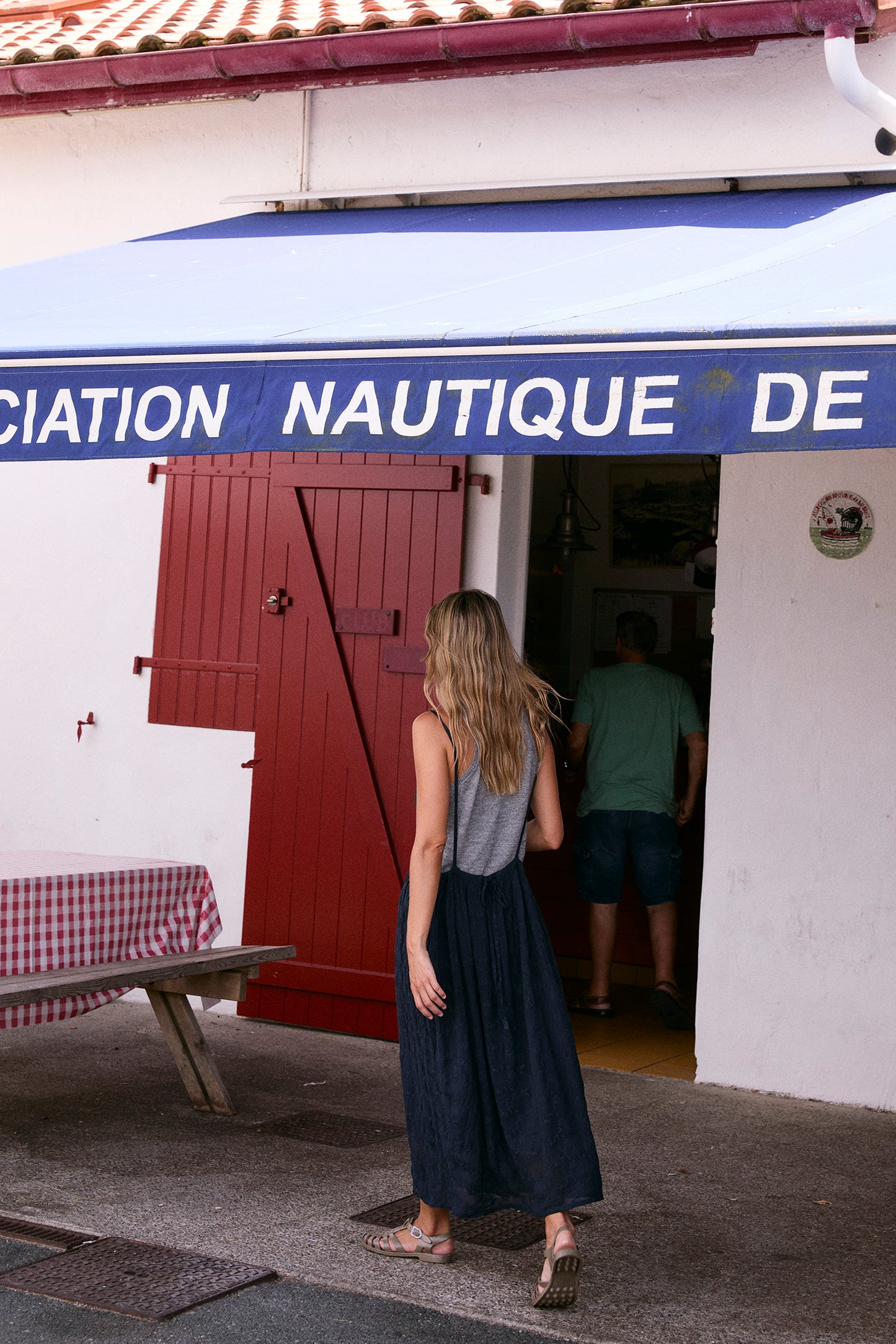 ROBE TABLIER BRODÉE