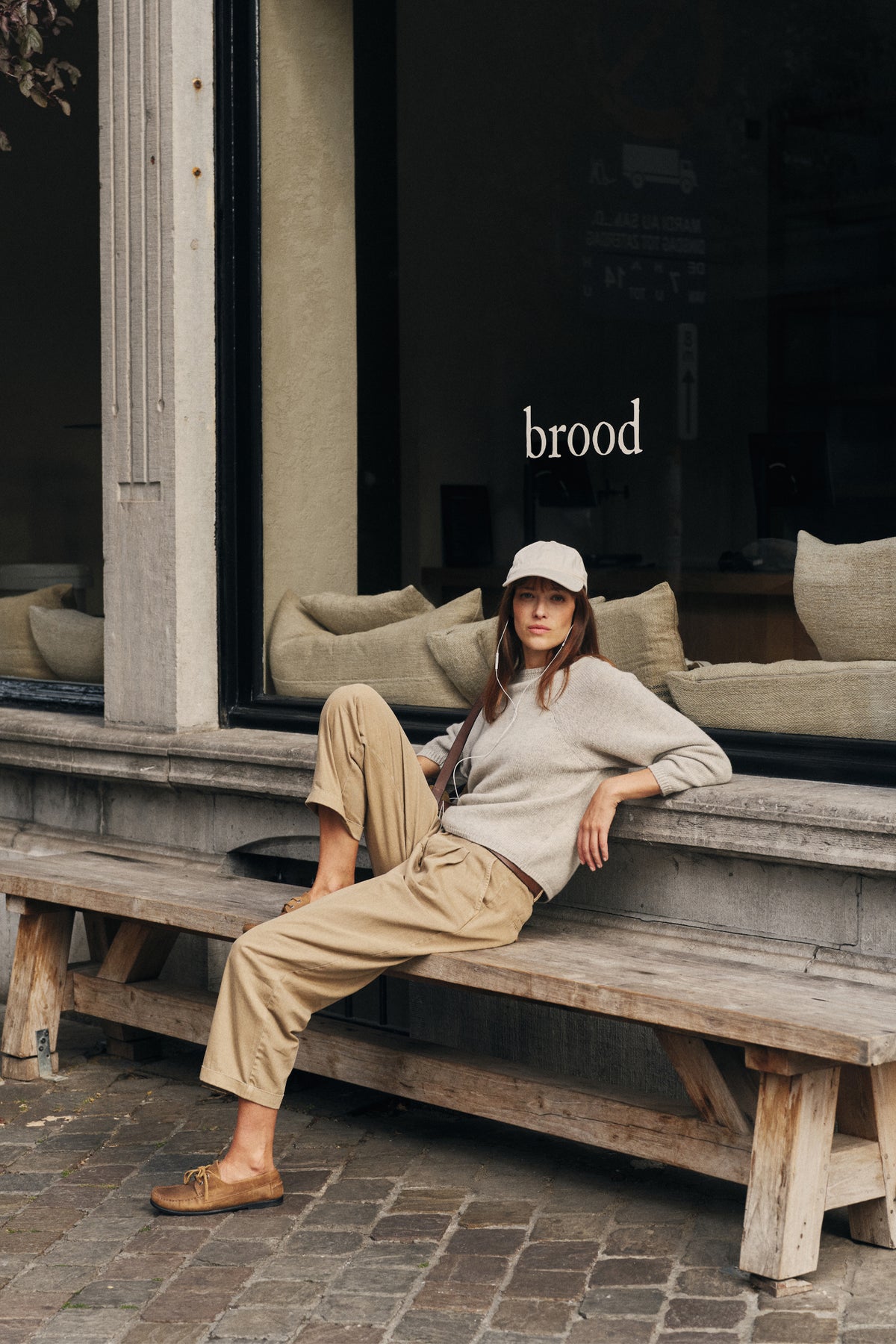 CASHMERE BALLOON-SLEEVE SWEATER