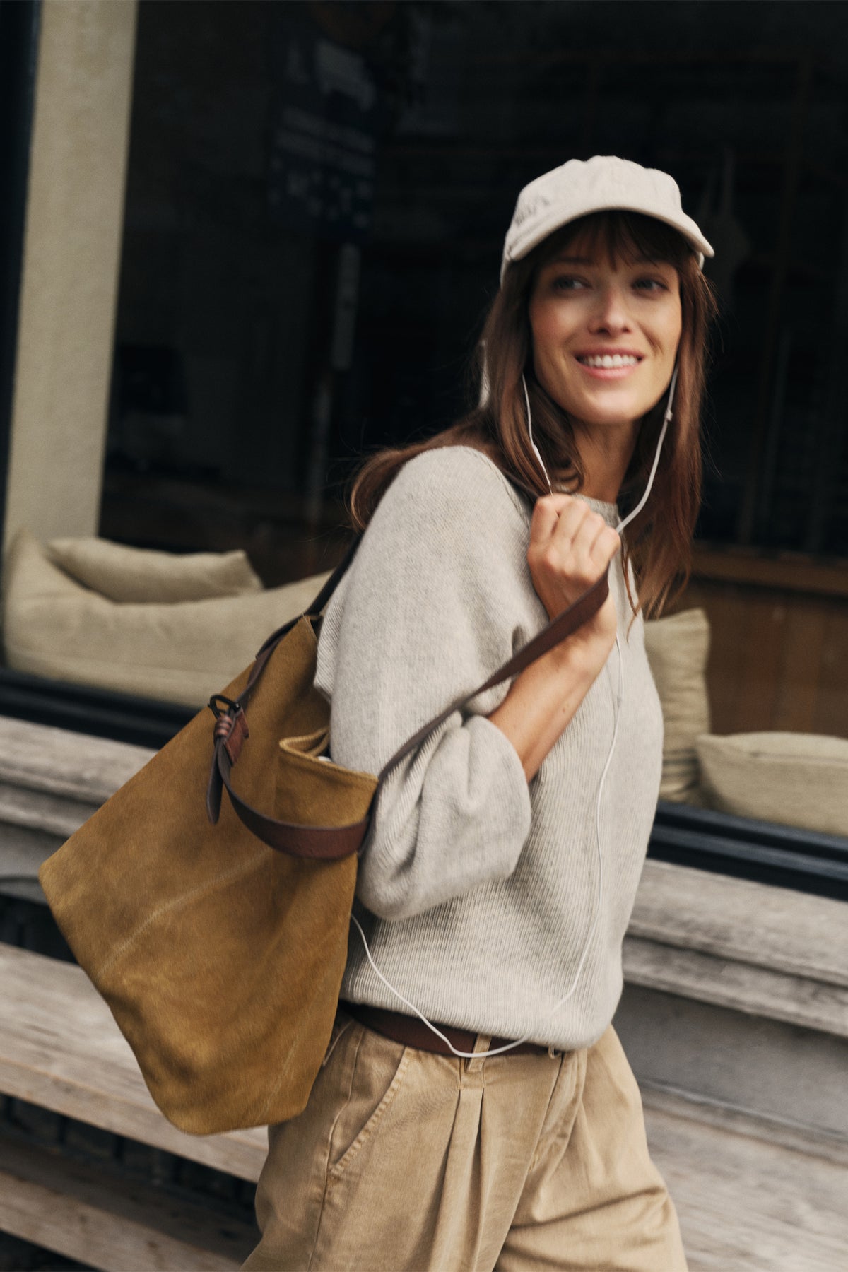 CASHMERE BALLOON-SLEEVE SWEATER