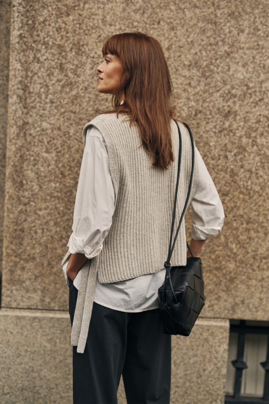 CASHMERE SIDE-TIE VEST 2