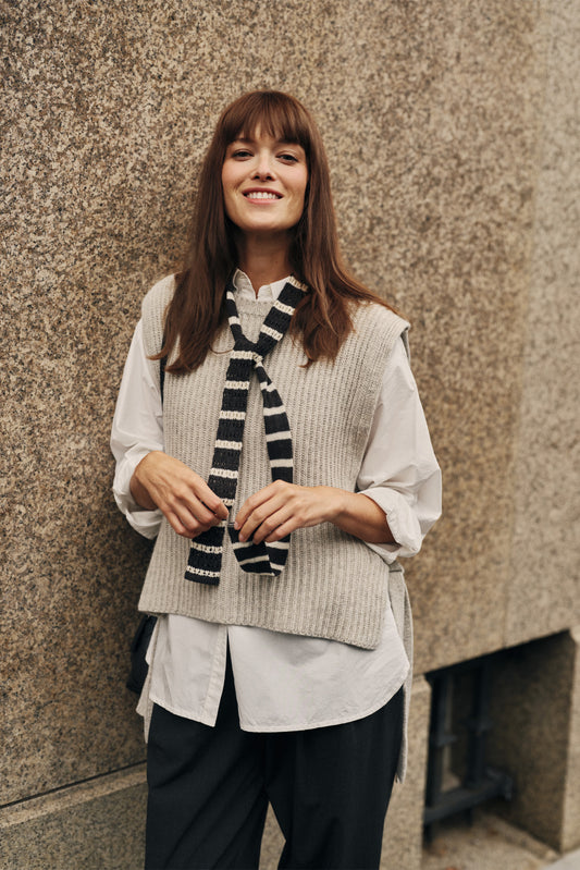 CASHMERE SIDE-TIE VEST 3