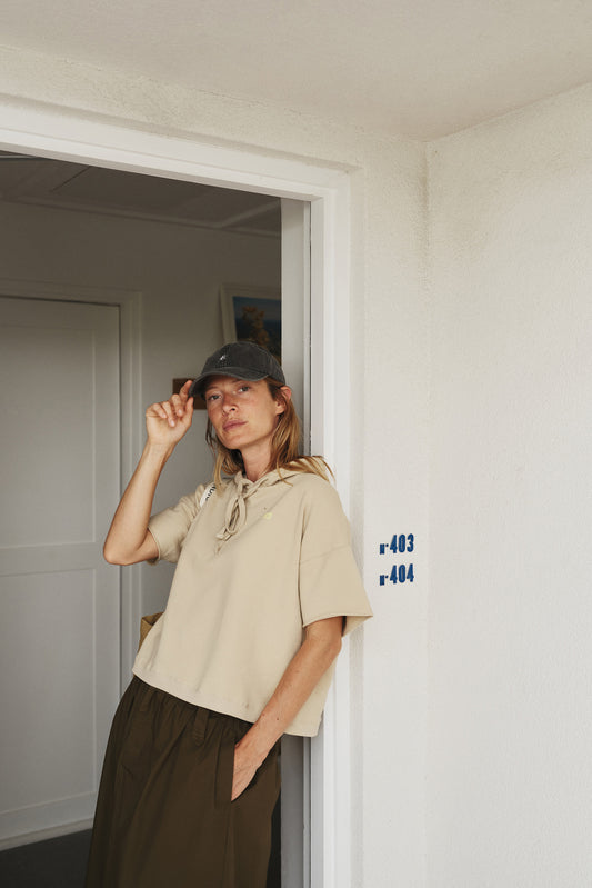 SHORT-SLEEVE HOODED SWEATSHIRT 1