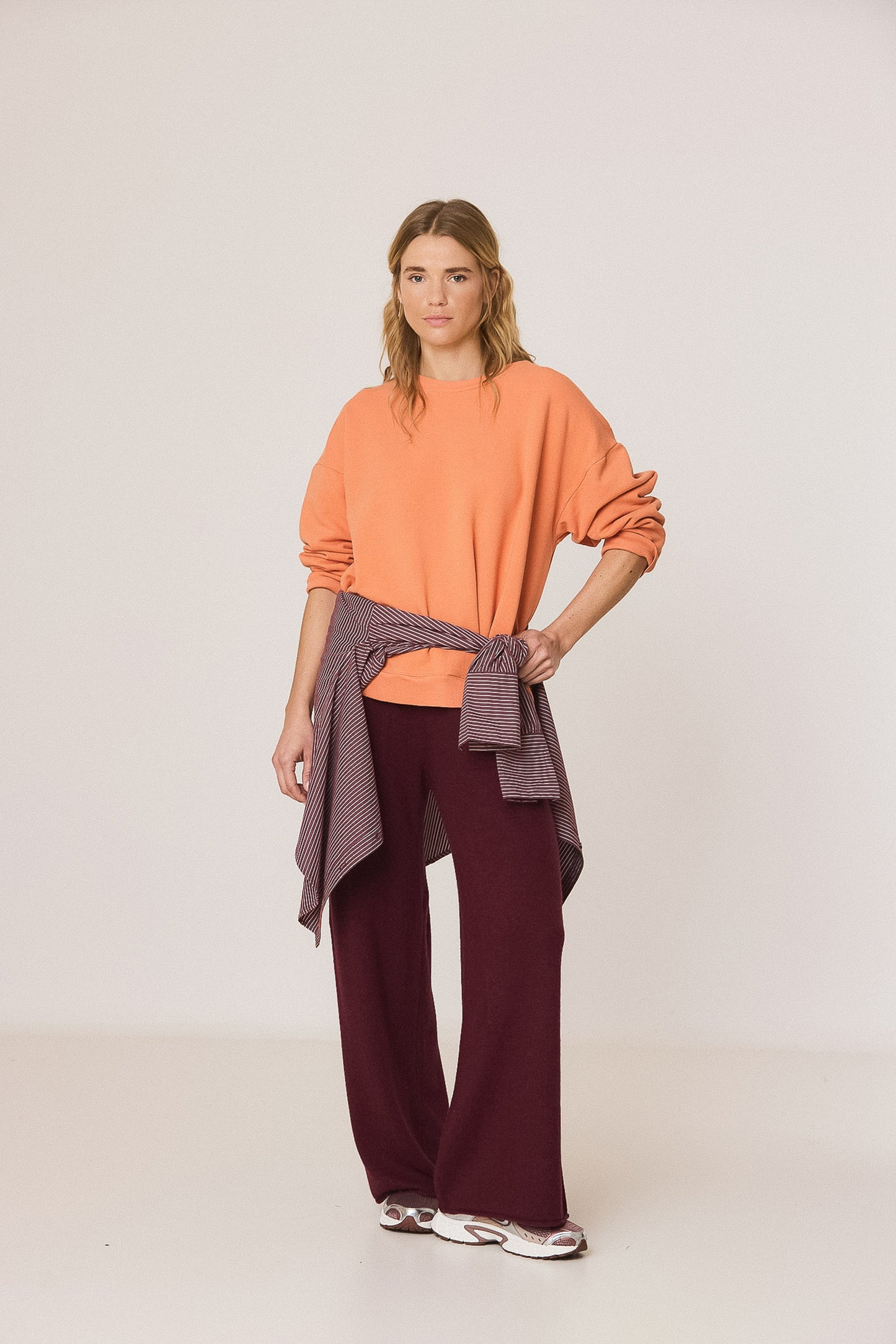 BASIC PLEATED SWEATSHIRT