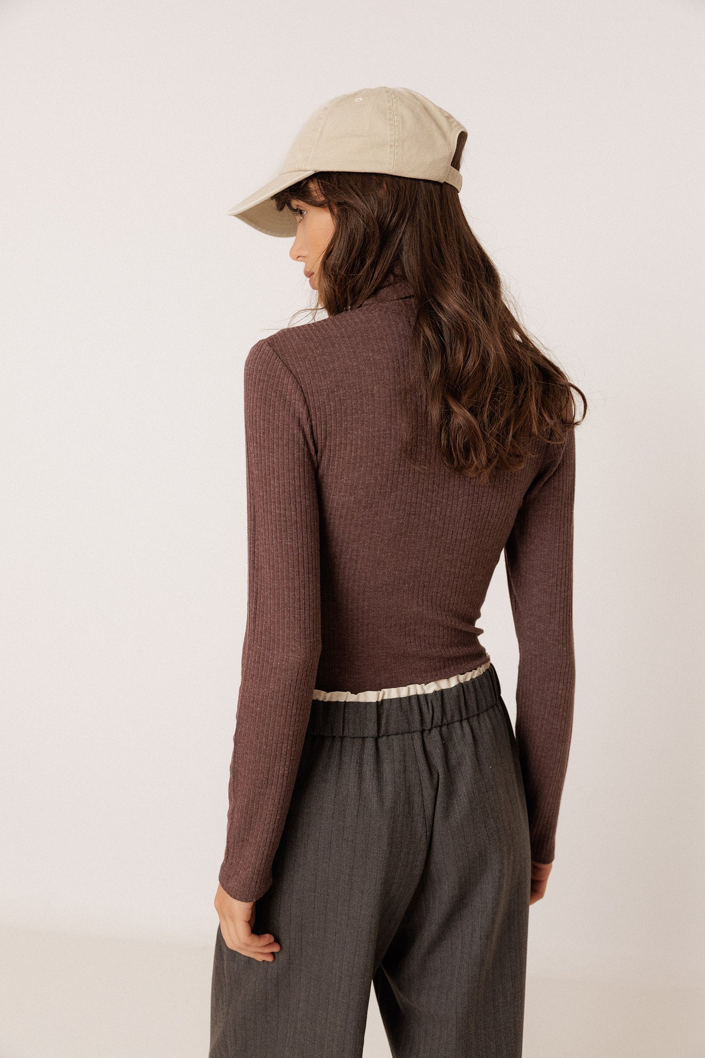 FITTED RIBBED T-SHIRT