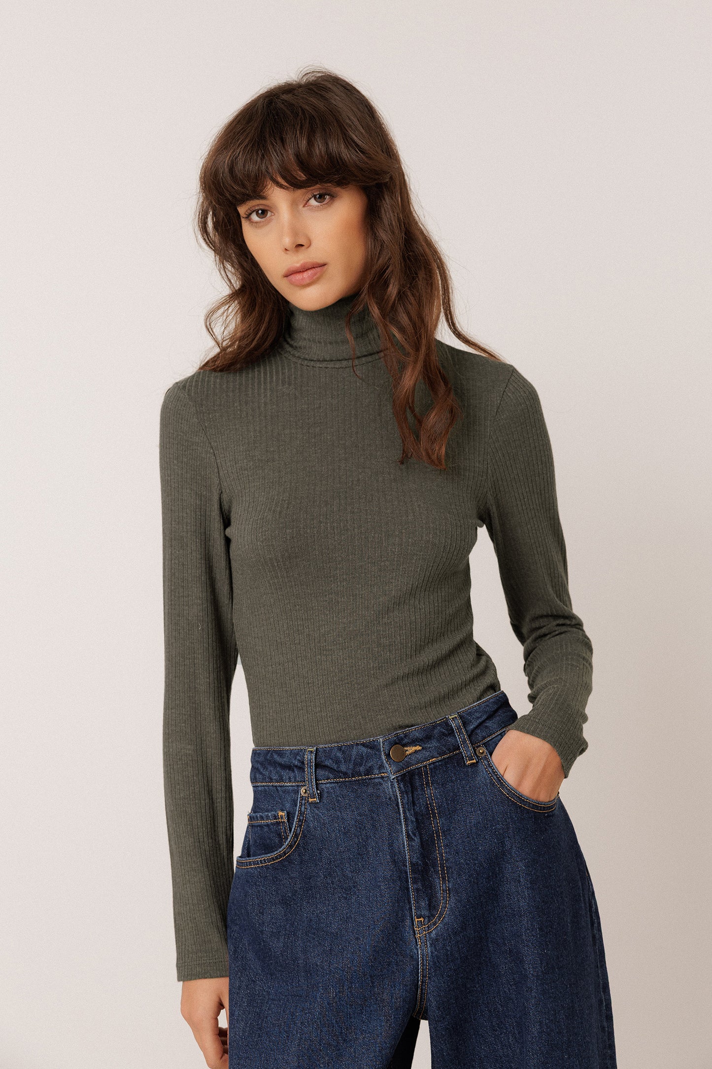 FITTED RIBBED T-SHIRT