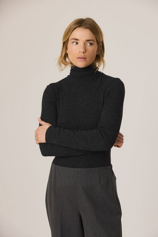 FITTED RIBBED T-SHIRT 1