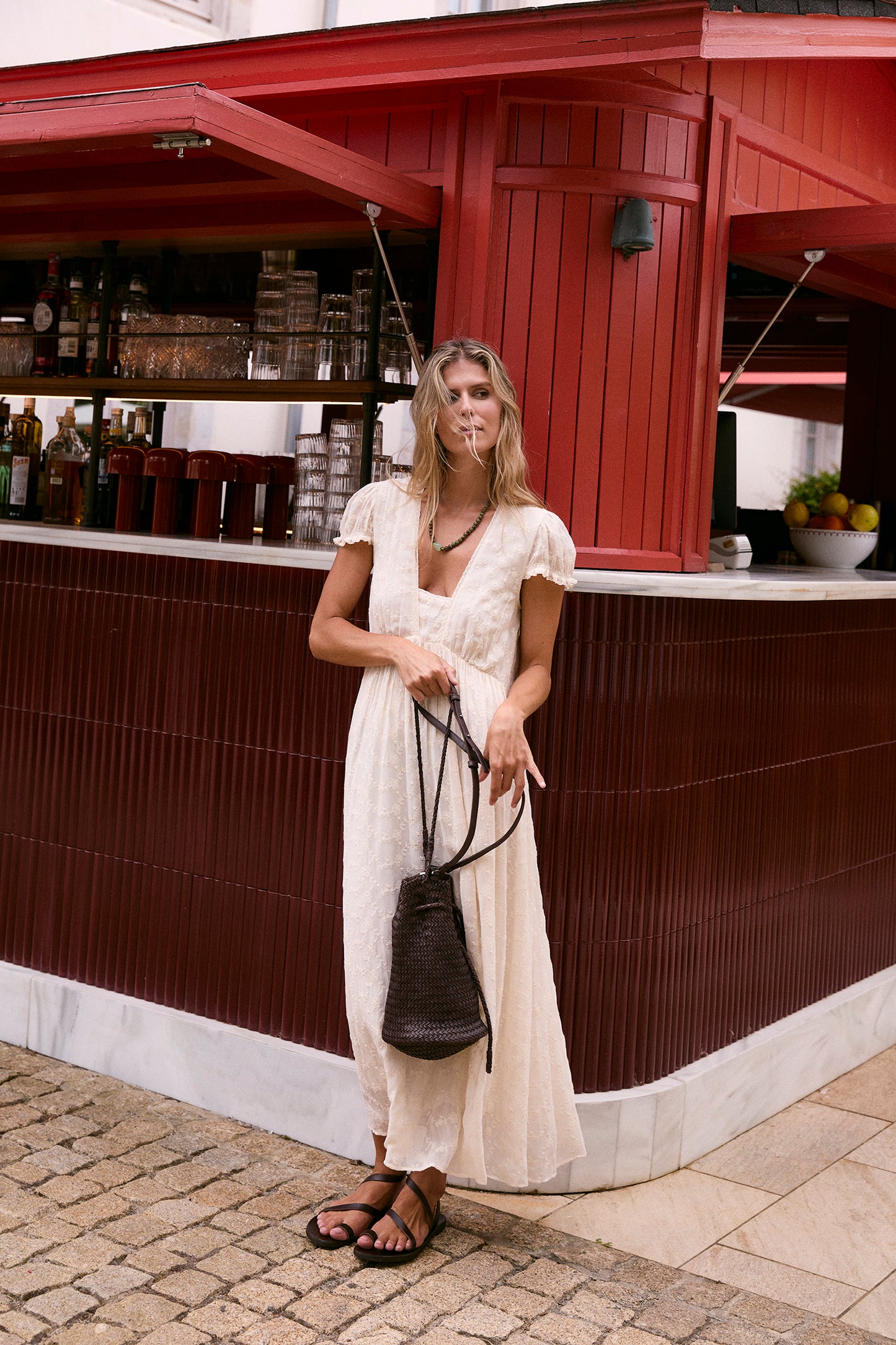 BOLSO BUCKET DE PIEL TRENZADA