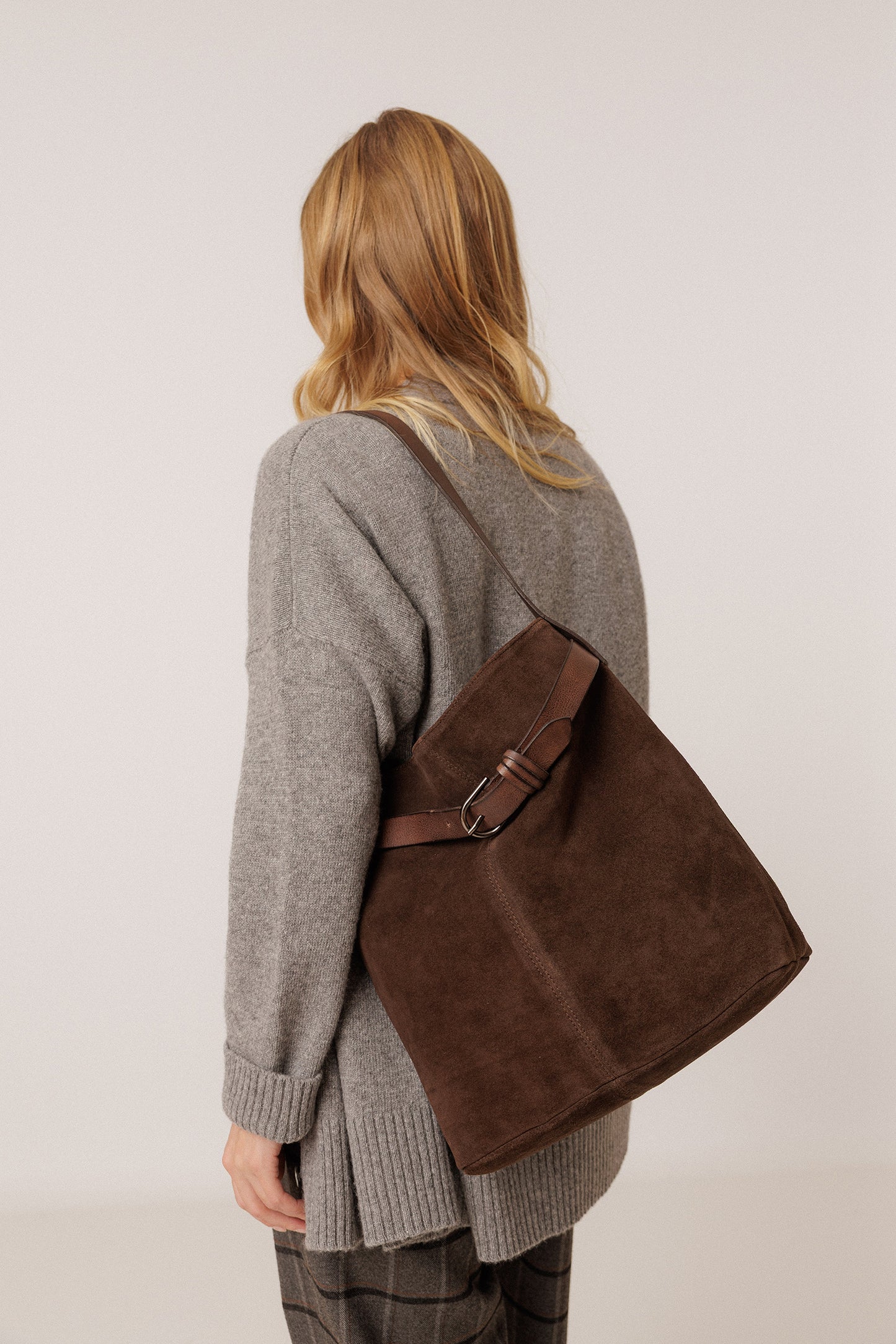 BOLSO MEDIANO PIEL SERRAJE