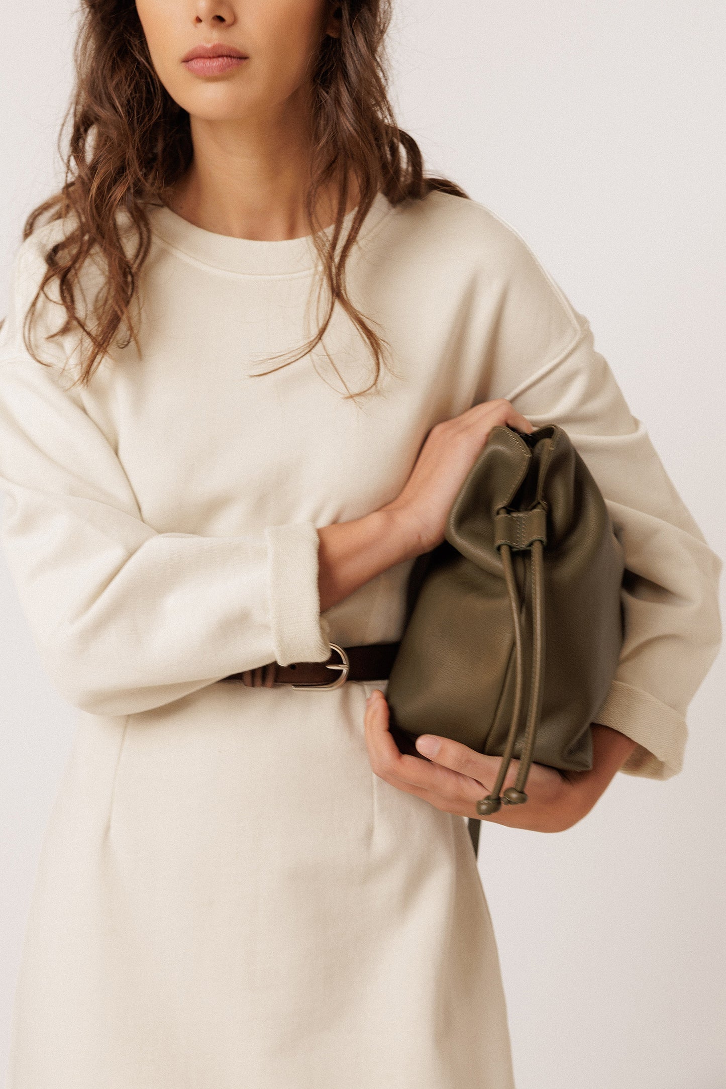 SAC BANDOULIÈRE EN CUIR FRONCÉ